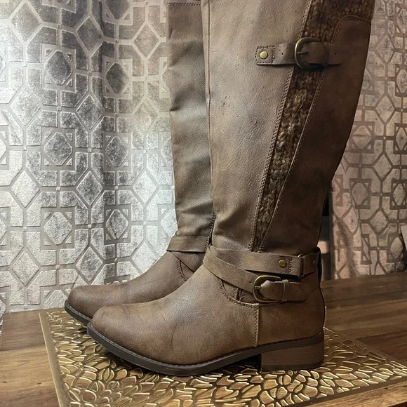 Brown Knee-High Women's Boots - Picture 2 of 6